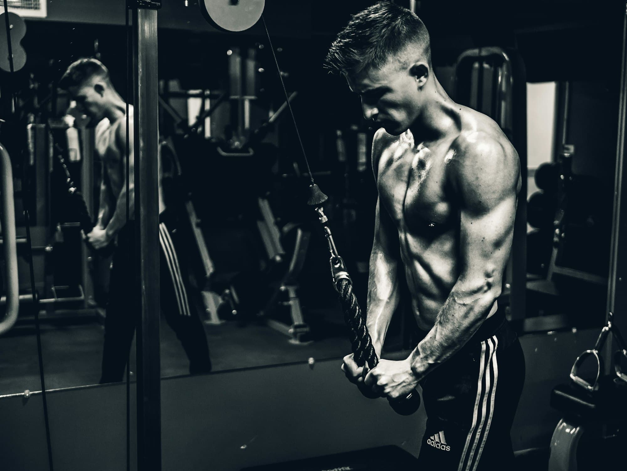 Equipamento de musculação da HC Fitness